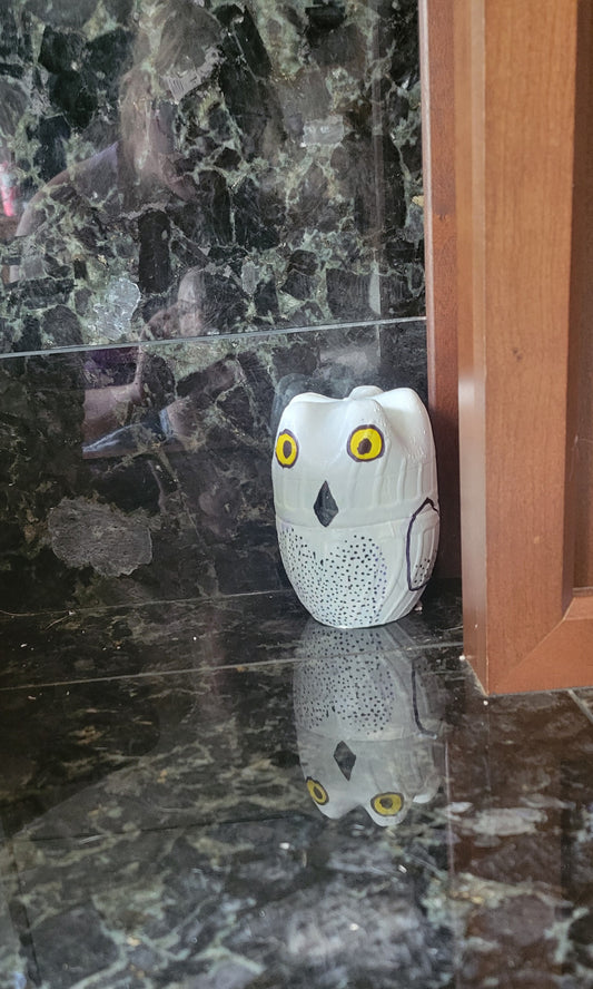 Large Snowy Owls